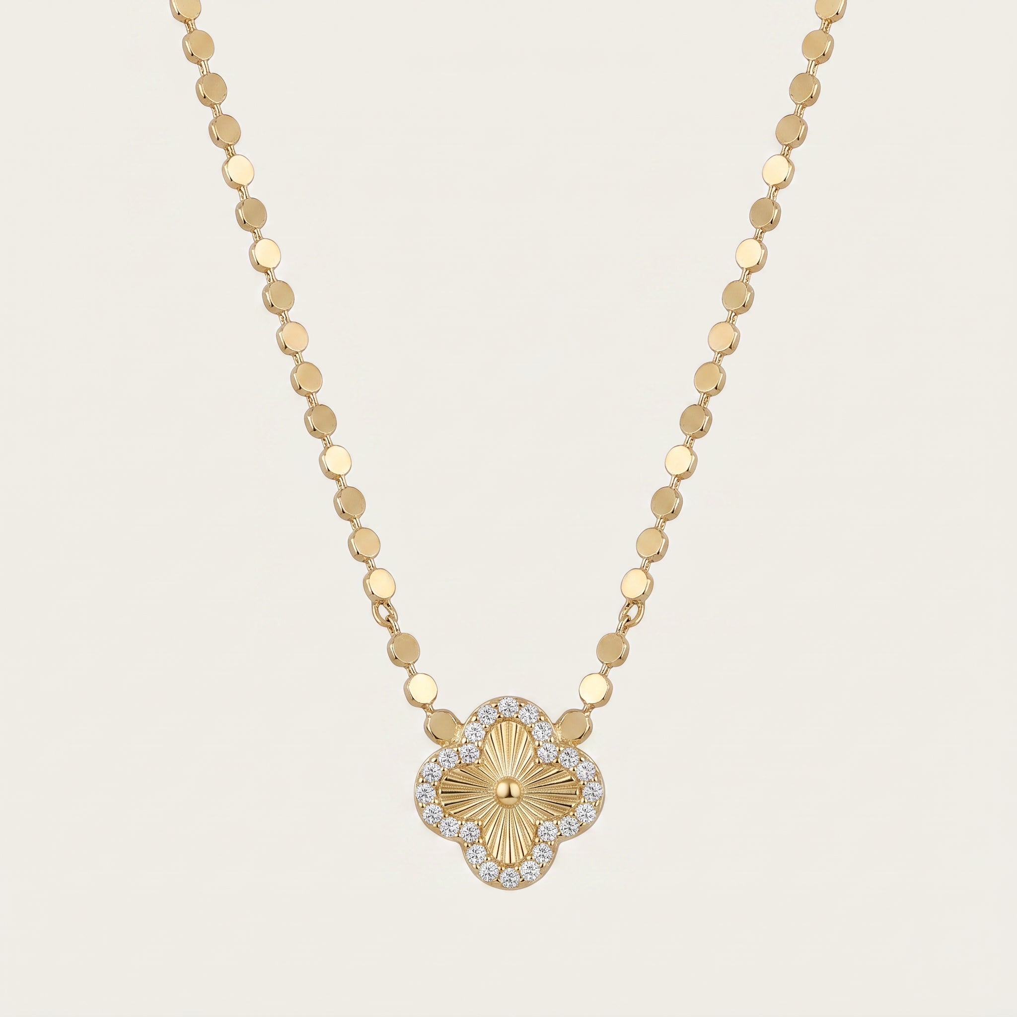 clover form taş detaylı gold kolye modeli