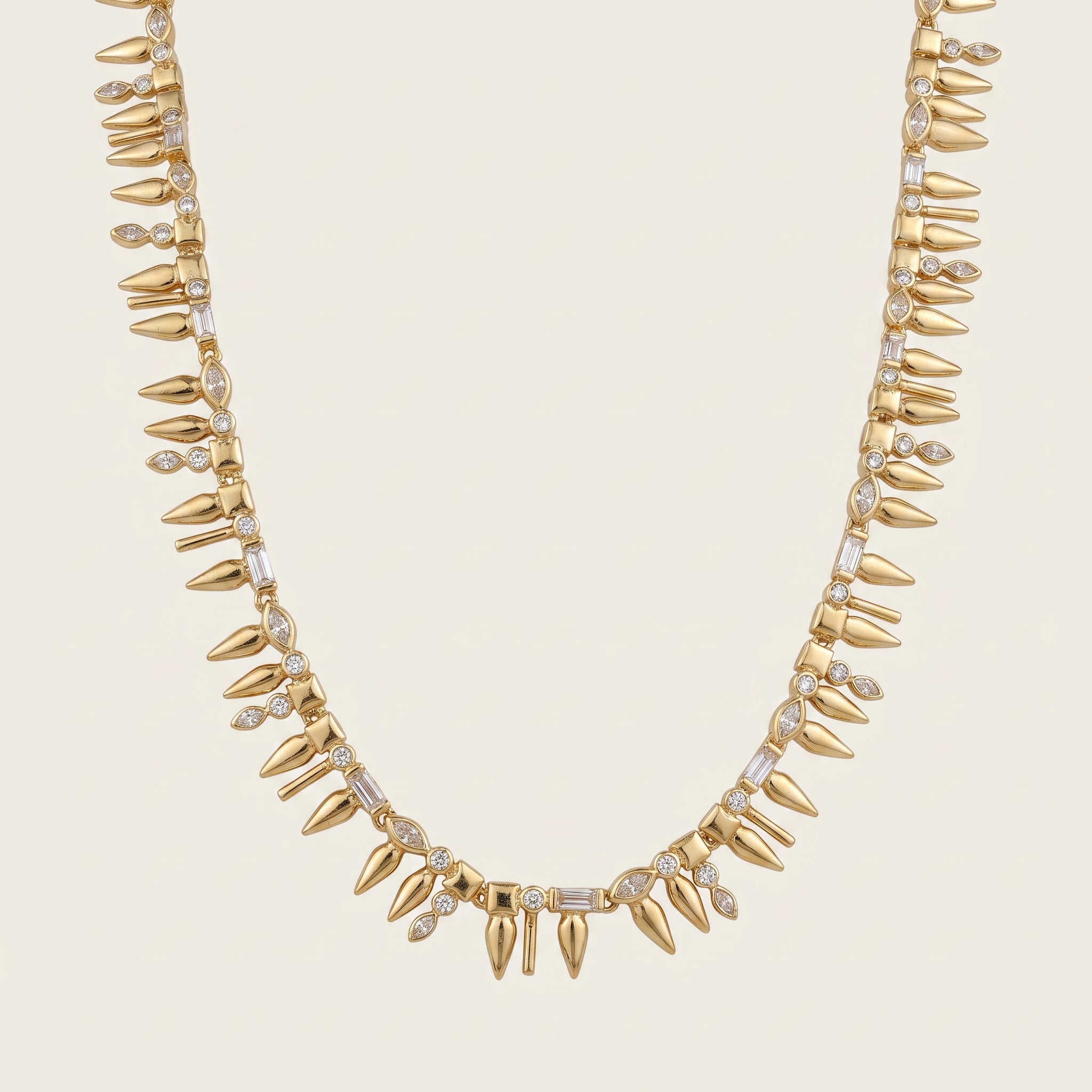 diken form baget taşlı gold kolye modeli