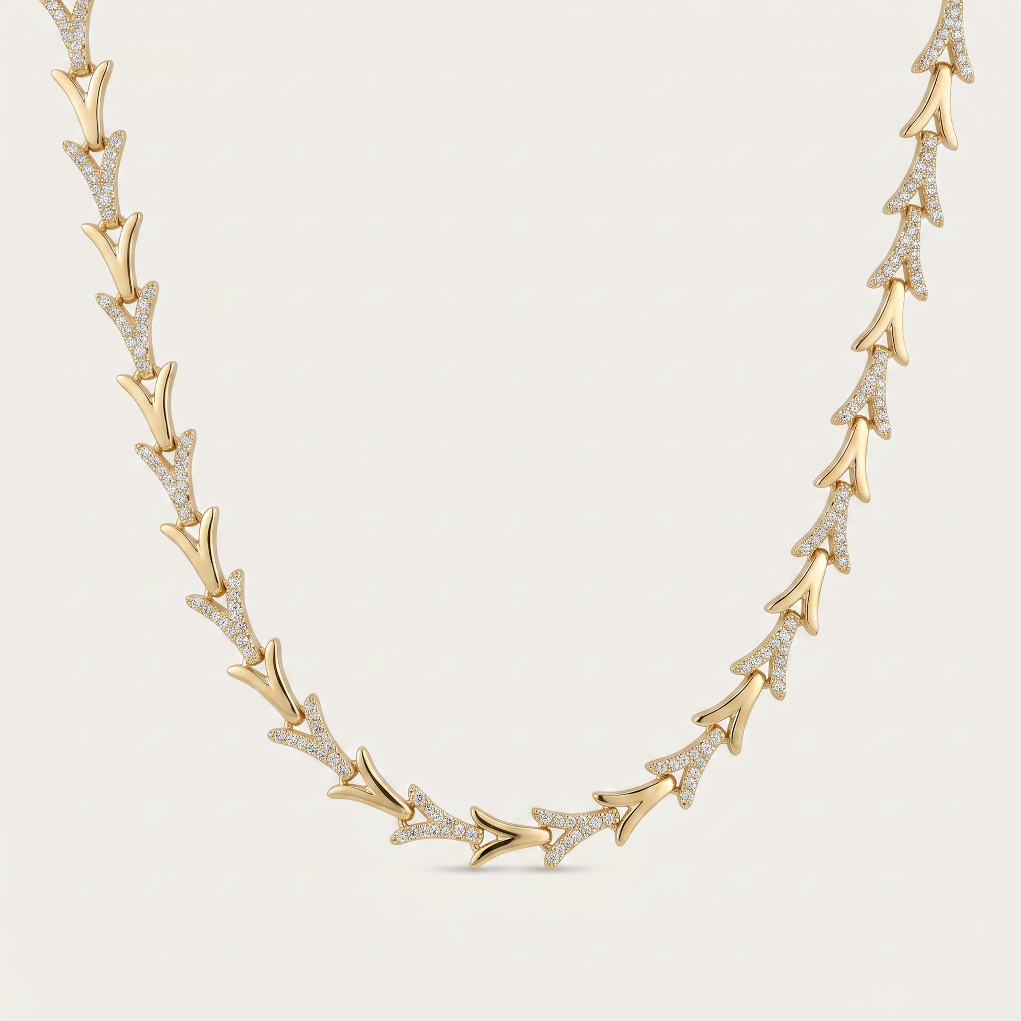 mercan form taşlı gold kolye modeli