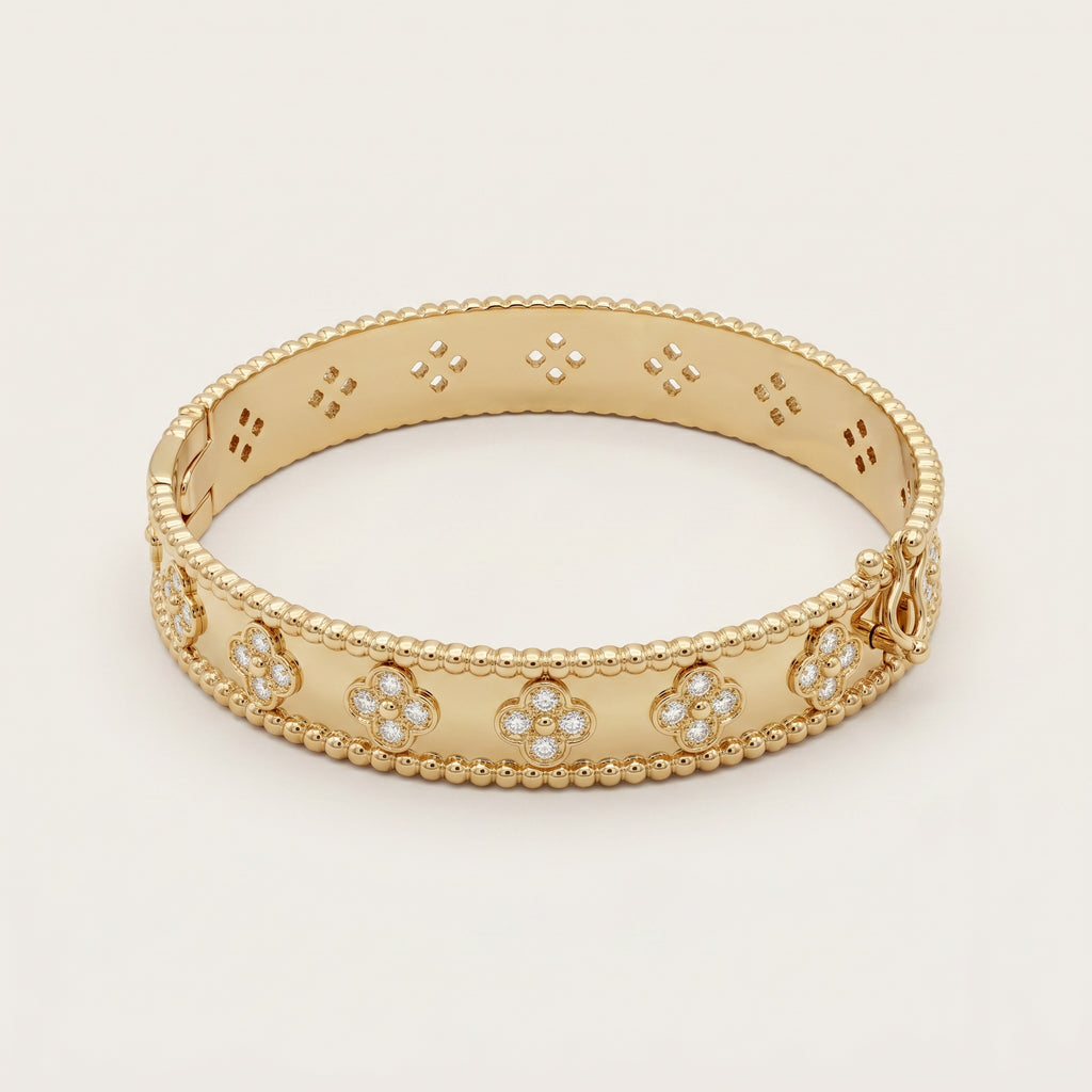 Yonca Motif Detaylı Gold Kelepçe Bileklik